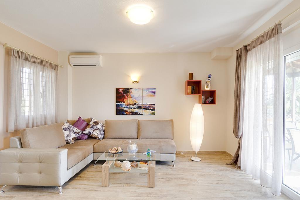 Villa Nefeli - Akti Salonikiou A Agios Nikolaos  Exterior foto